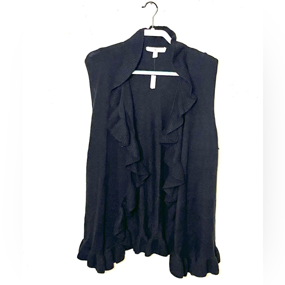 🆕Rise & Bloom black knit sweater vest. Open front with ruffles. Size L. NWT.